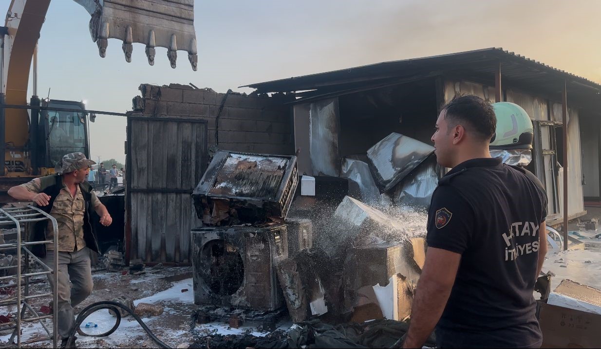 Konteyner yatakhane alevlere teslim oldu