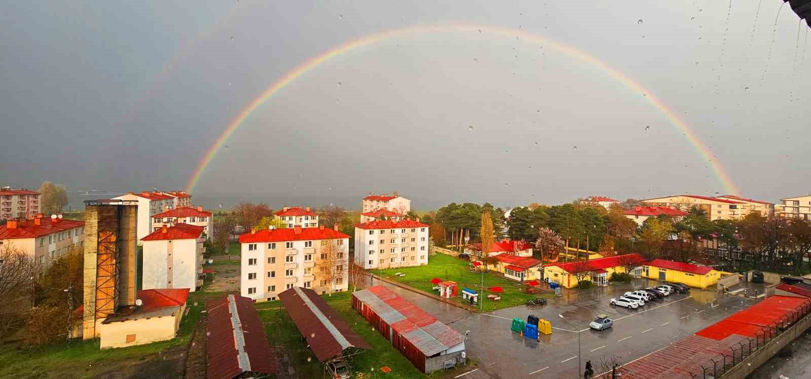 Tatvan semalarında gökkuşağı şöleni