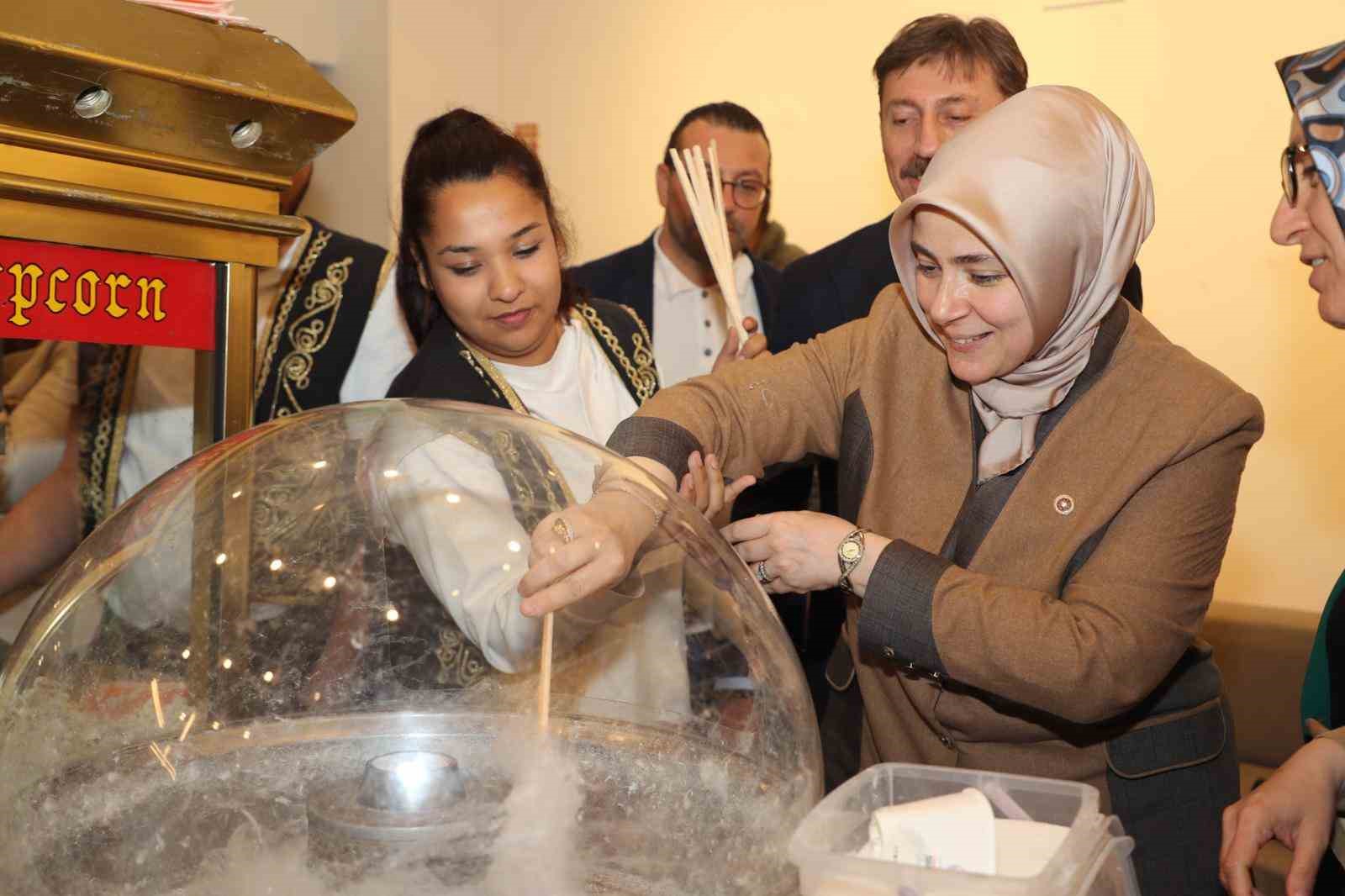 AK Parti Kadın Kollarından 81 ilde 23 Nisan coşkusu