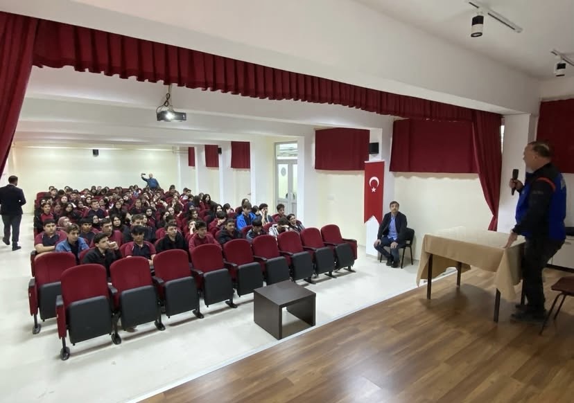 AFAD’tan öğrencilere afet farkındalık eğitimi