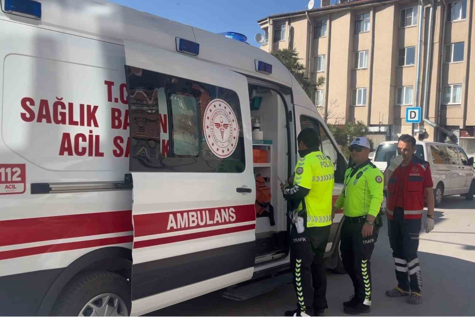 Bisiklet ile elektrikli skuter çarpıştı: 2 yaralı