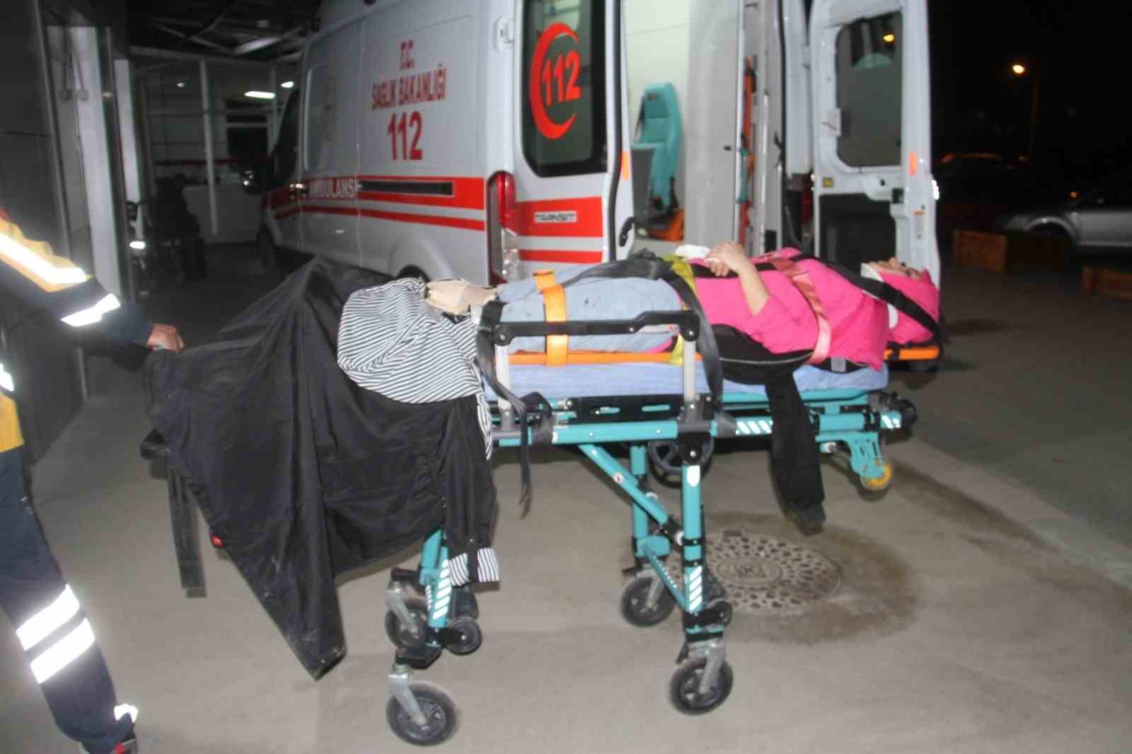 Otomobil dağ yolunda uçuruma yuvarlandı: 5 yaralı
