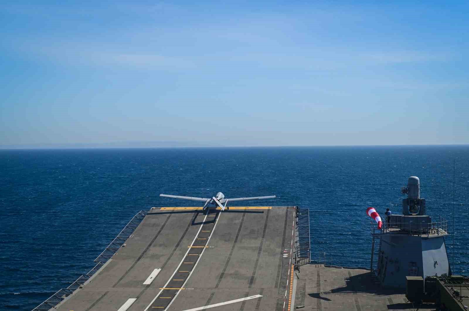 Bayraktar TB3&rsquo;ten TCG Anadolu&rsquo;ya başarılı 4 sorti
