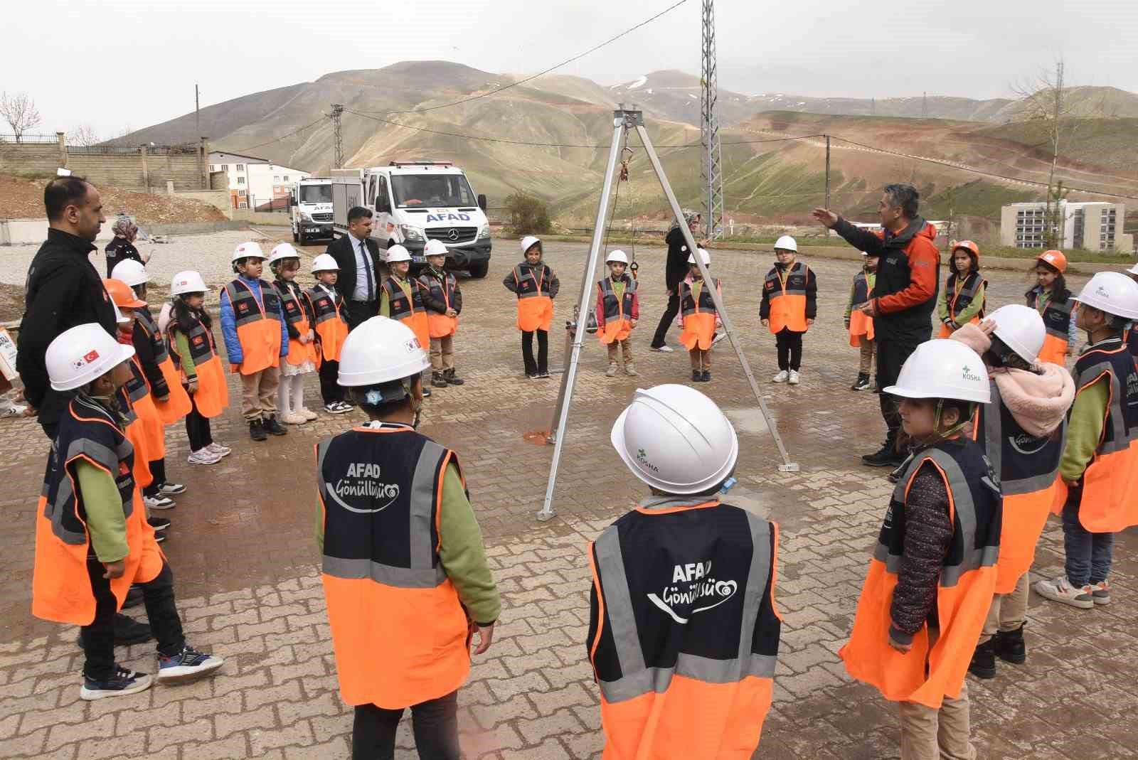AFAD’tan çocuklara gönüllülük ve afet bilinci eğitimi