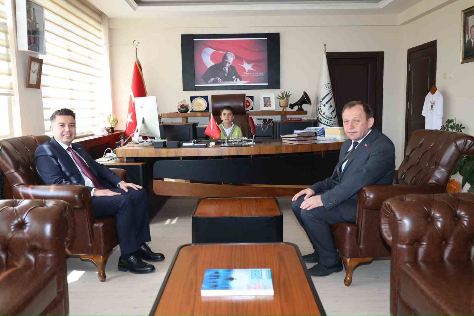 Karacasu’da kaymakamlık koltuğunu ilkokul öğrencisi Karaman devraldı