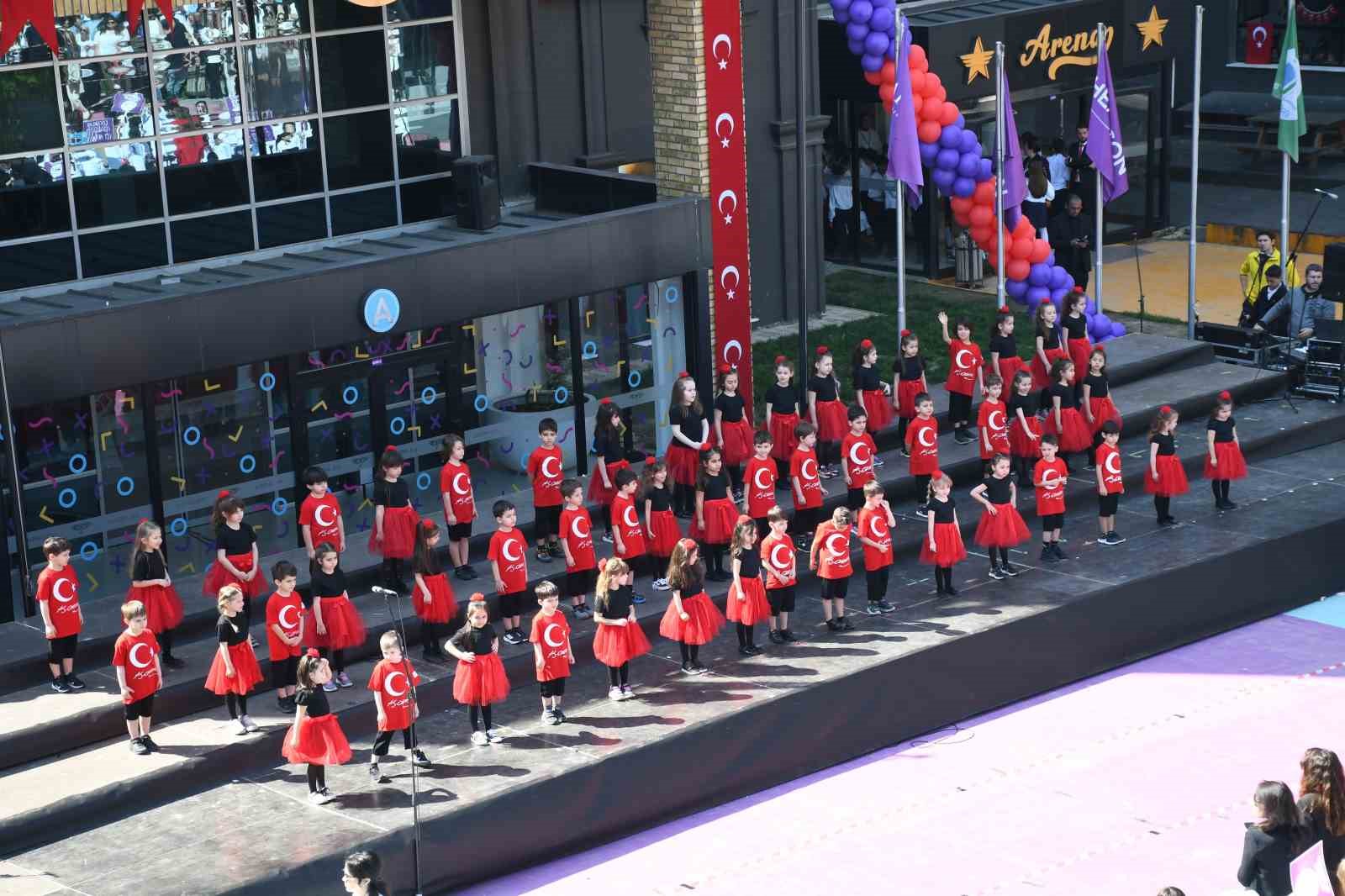 &Ouml;ğrenciler 23 Nisan&rsquo;ı coşkuyla kutladı
