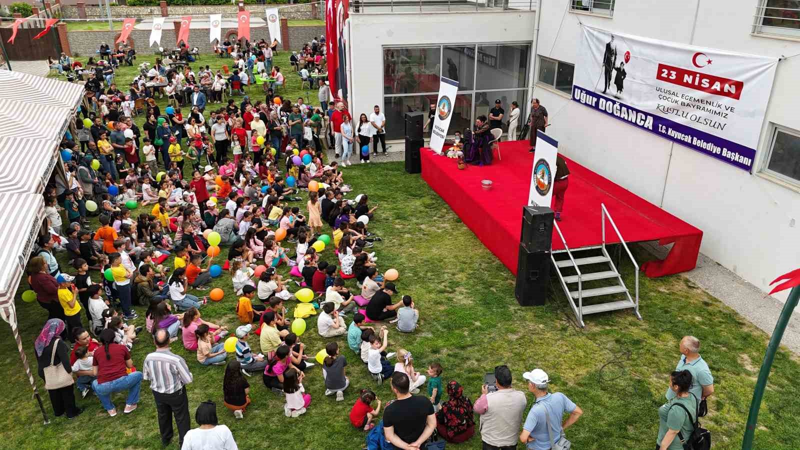 Başkan Doğanca&rsquo;dan Kuyucaklı &ccedil;ocuklara 23 Nisan hediyesi
