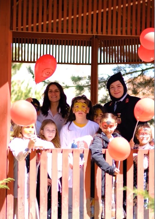 Jandarmadan çocuklara unutulmaz 23 Nisan kutlaması: "O ses jandarma"