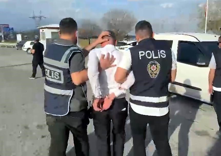 Kayseri&rsquo;de 35 yıl kesinleşmiş hapis cezası bulunan 2 şahıs yakalandı
