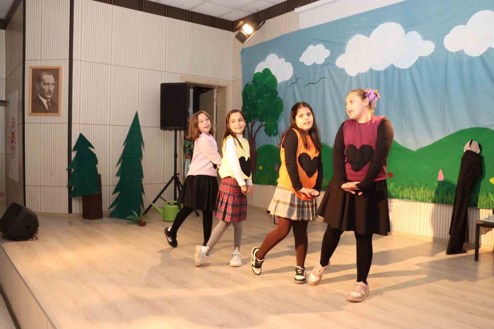 Miniklerden unutulmaz g&ouml;steri
