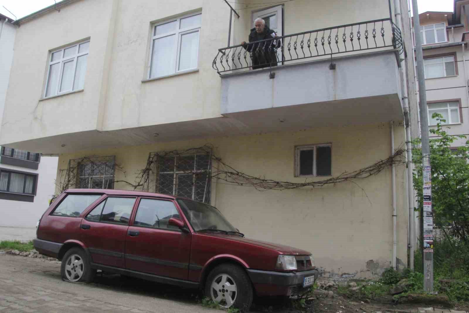 Sıfır aldığı aracını 17 yıldır kullanamıyor