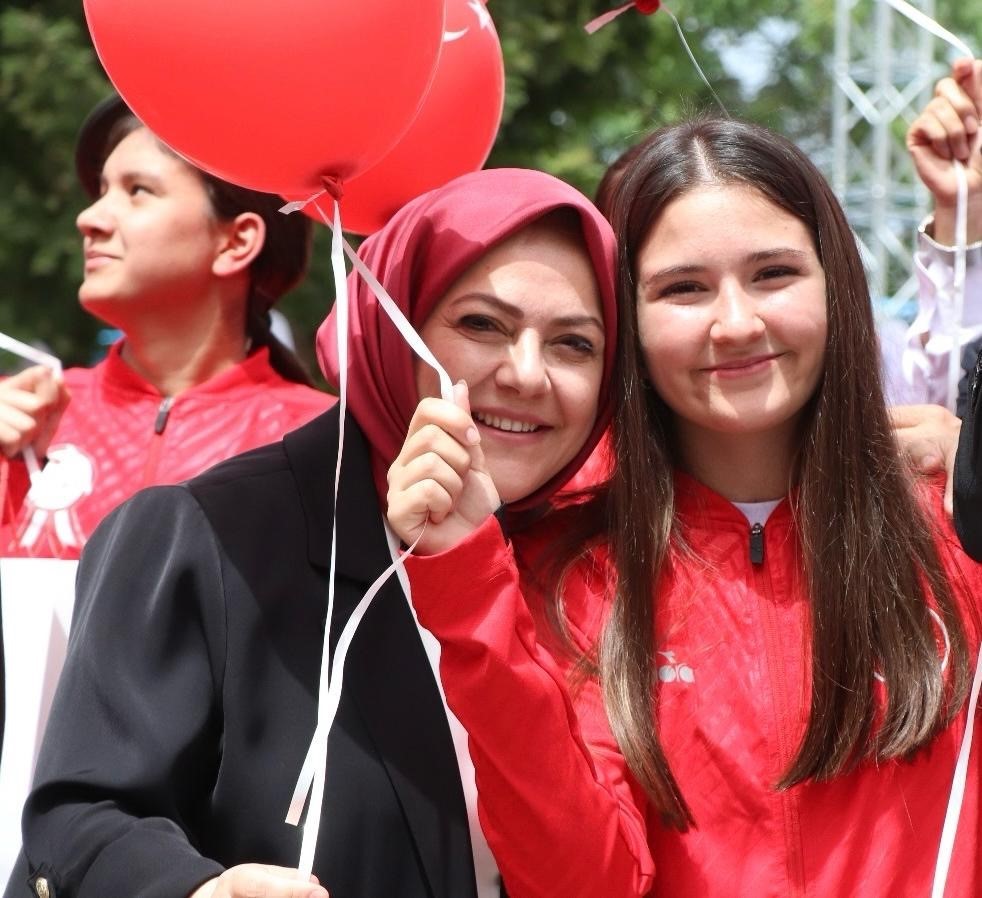Sema Silkin Ün; "Çocuklara bayram hediye eden ilk ve tek ülkeyiz"