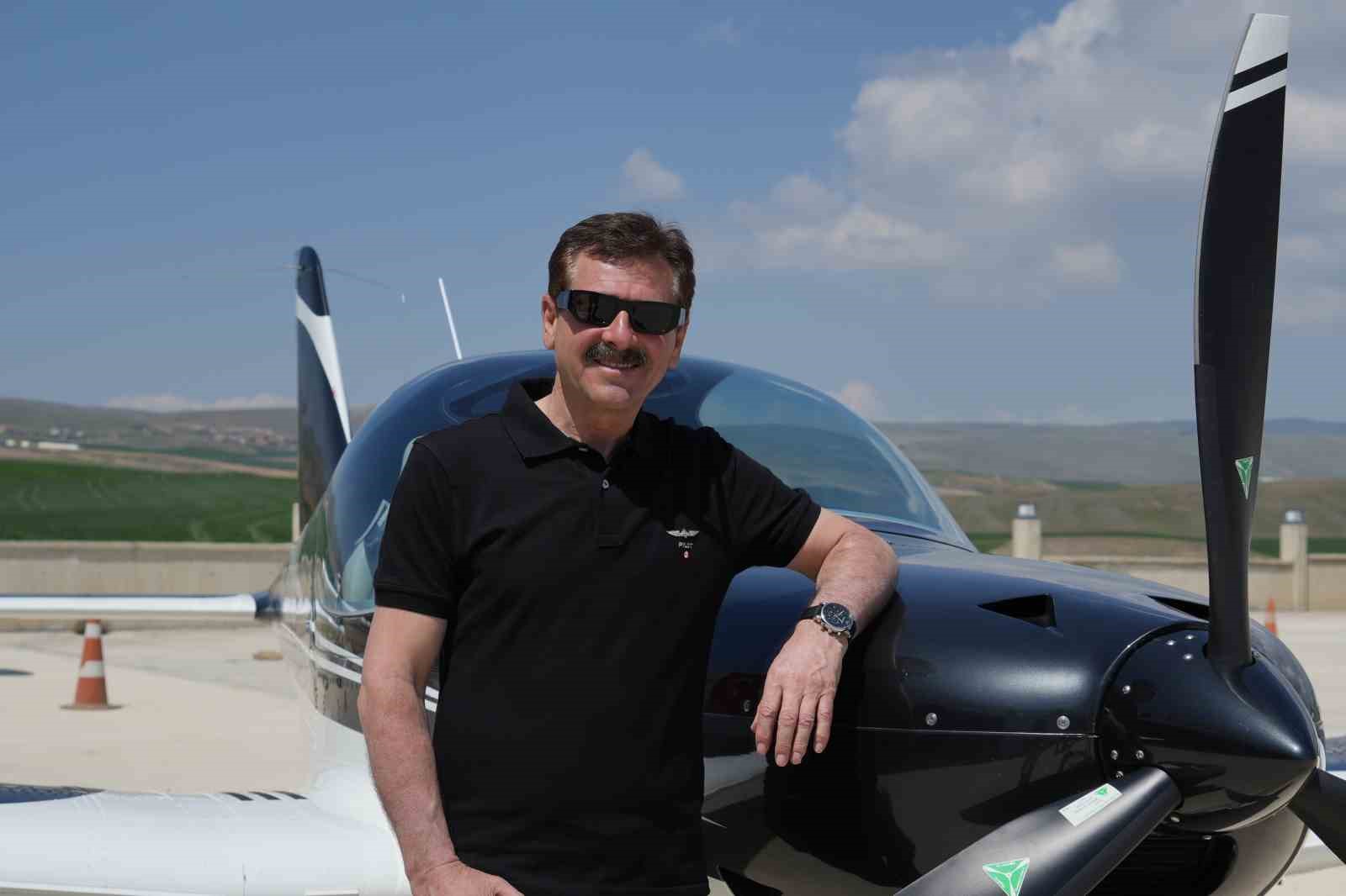 23 Nisan’da pilot koltuğuna geçen çocuklar Ankara semalarında uçtu