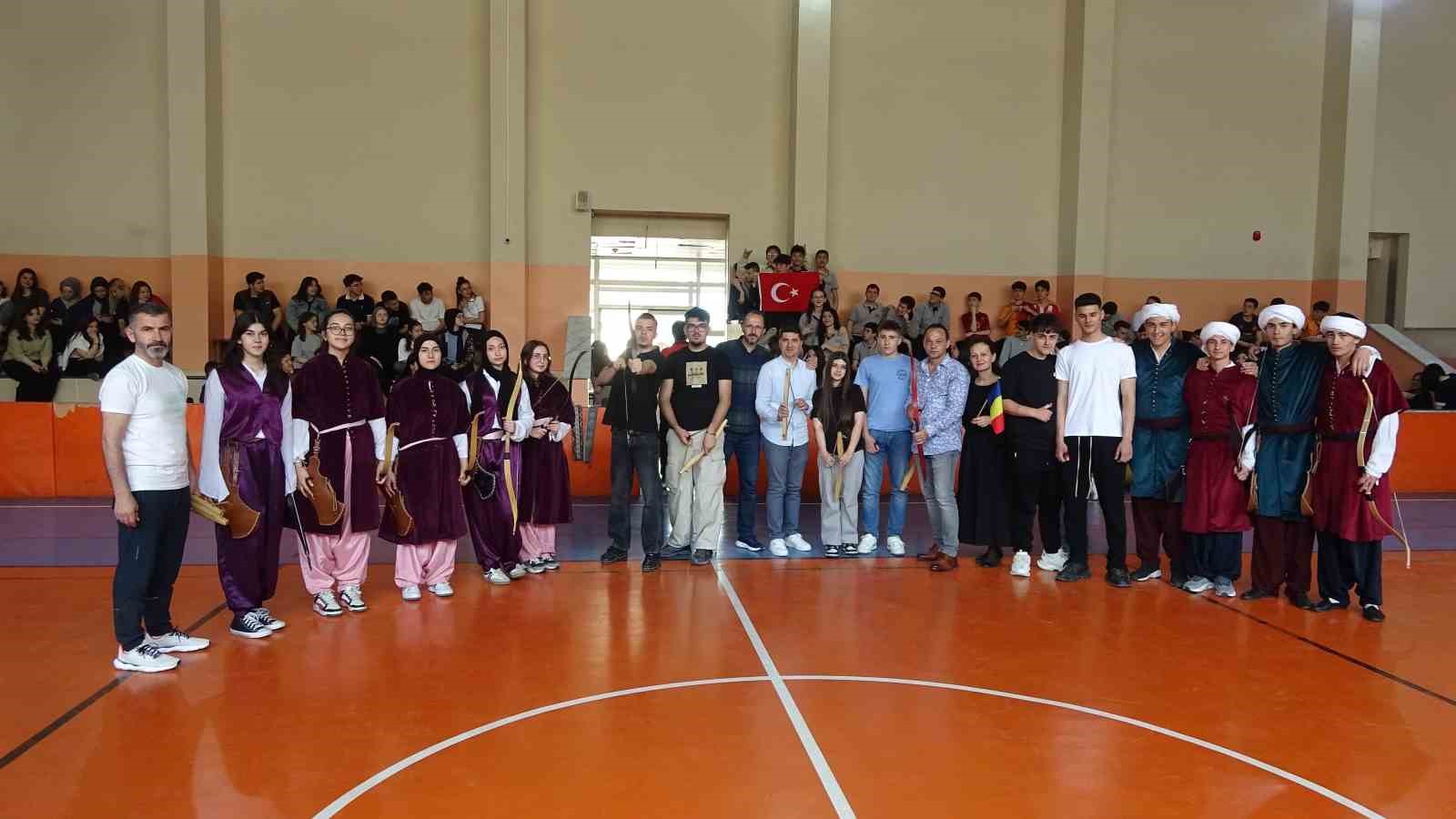 Tavşanlı Borsa İstanbul Anadolu Lisesi’nin uluslararası misafirleri Romanya’dan