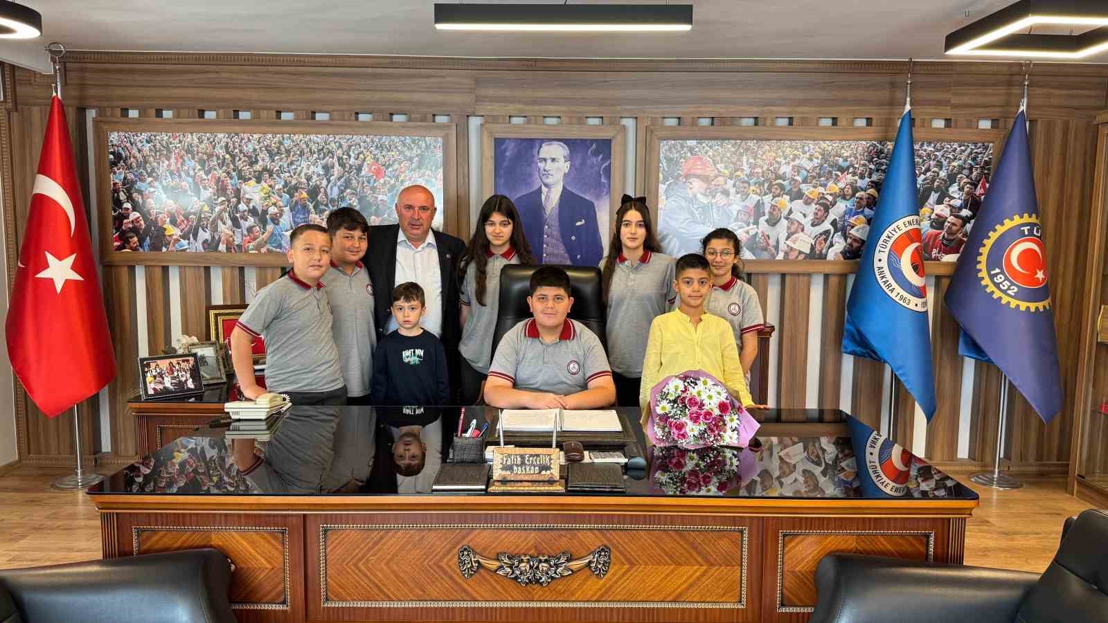 TES-İŞ Yatağan Şube Başkanı Er&ccedil;elik: "Termik santraller kapatılsın diye sorumsuz a&ccedil;ıklamalar yapıp bu bayramda &ccedil;ocukları &uuml;zmeyin"
