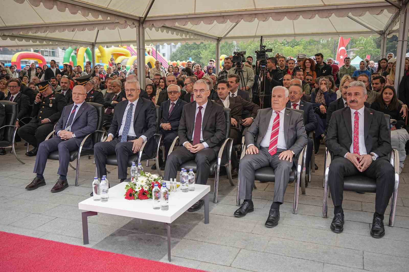Bursa&rsquo;da 23 Nisan coşkusu
