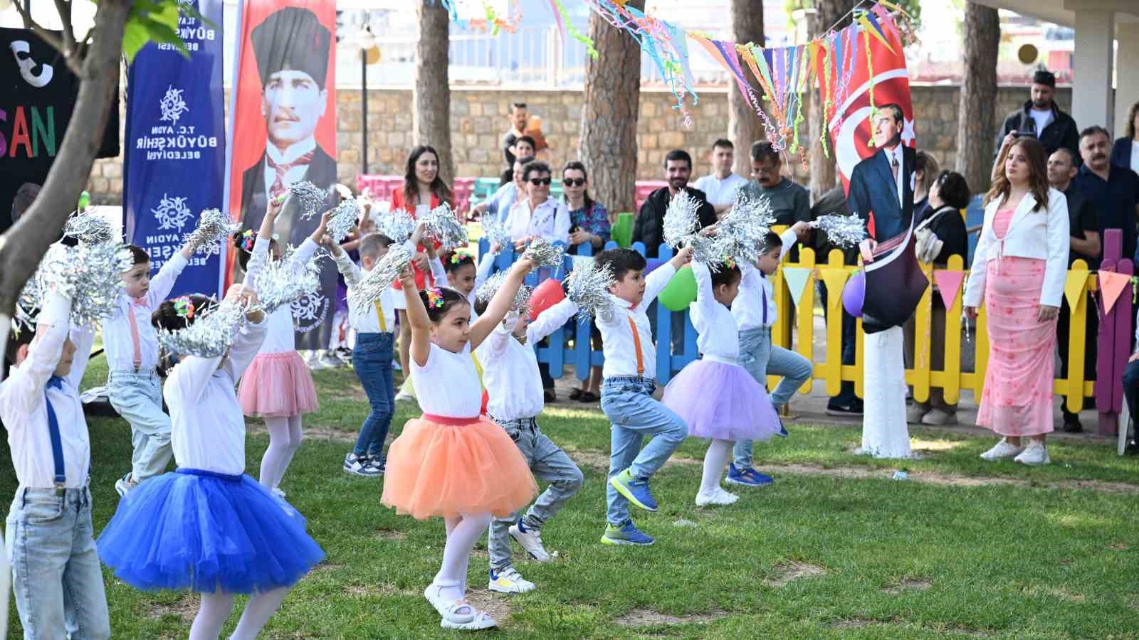 Aydın Büyükşehir Belediyesi Çocuk Gelişim Merkezleri’nde 23 Nisan coşkusu