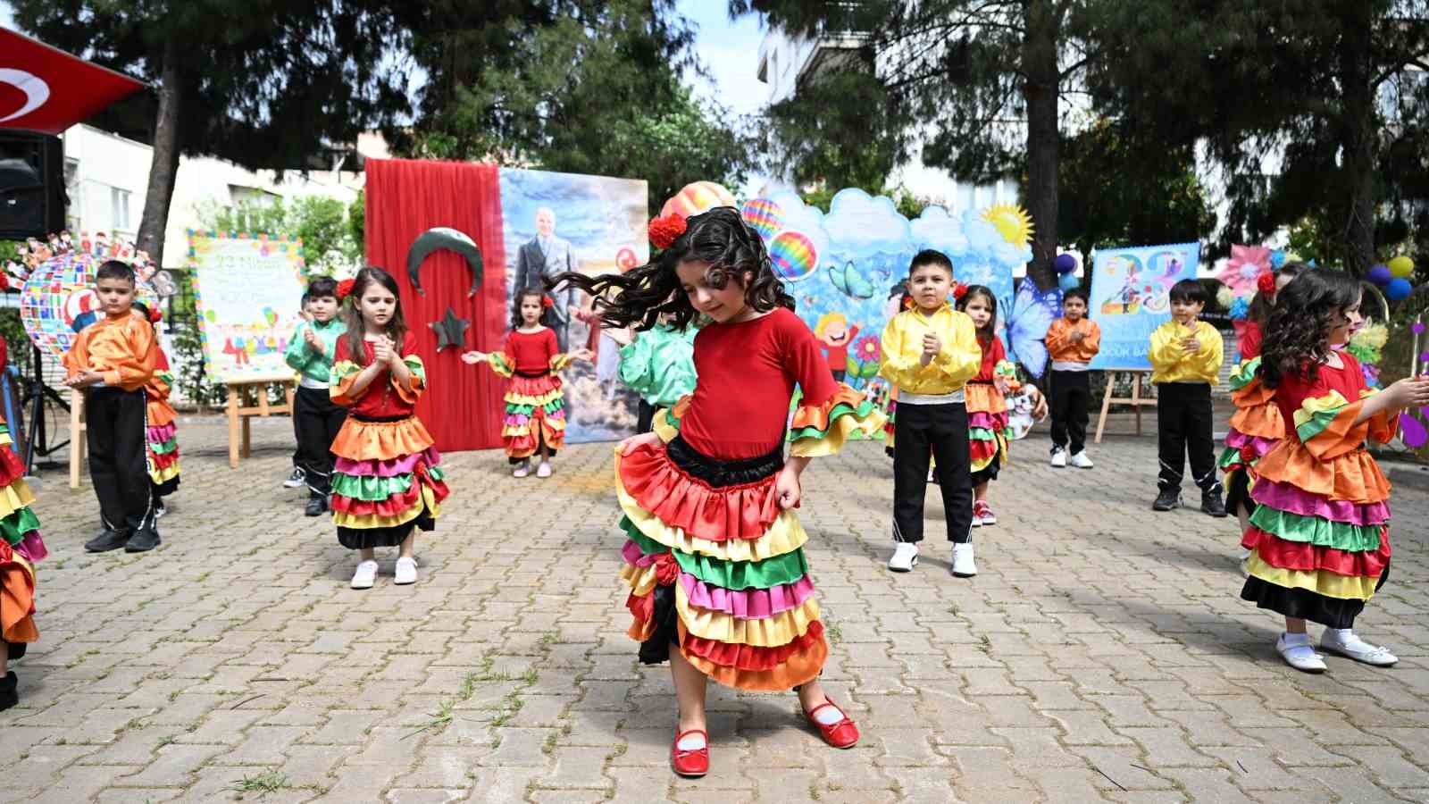 Aydın Büyükşehir Belediyesi Çocuk Gelişim Merkezleri’nde 23 Nisan coşkusu
