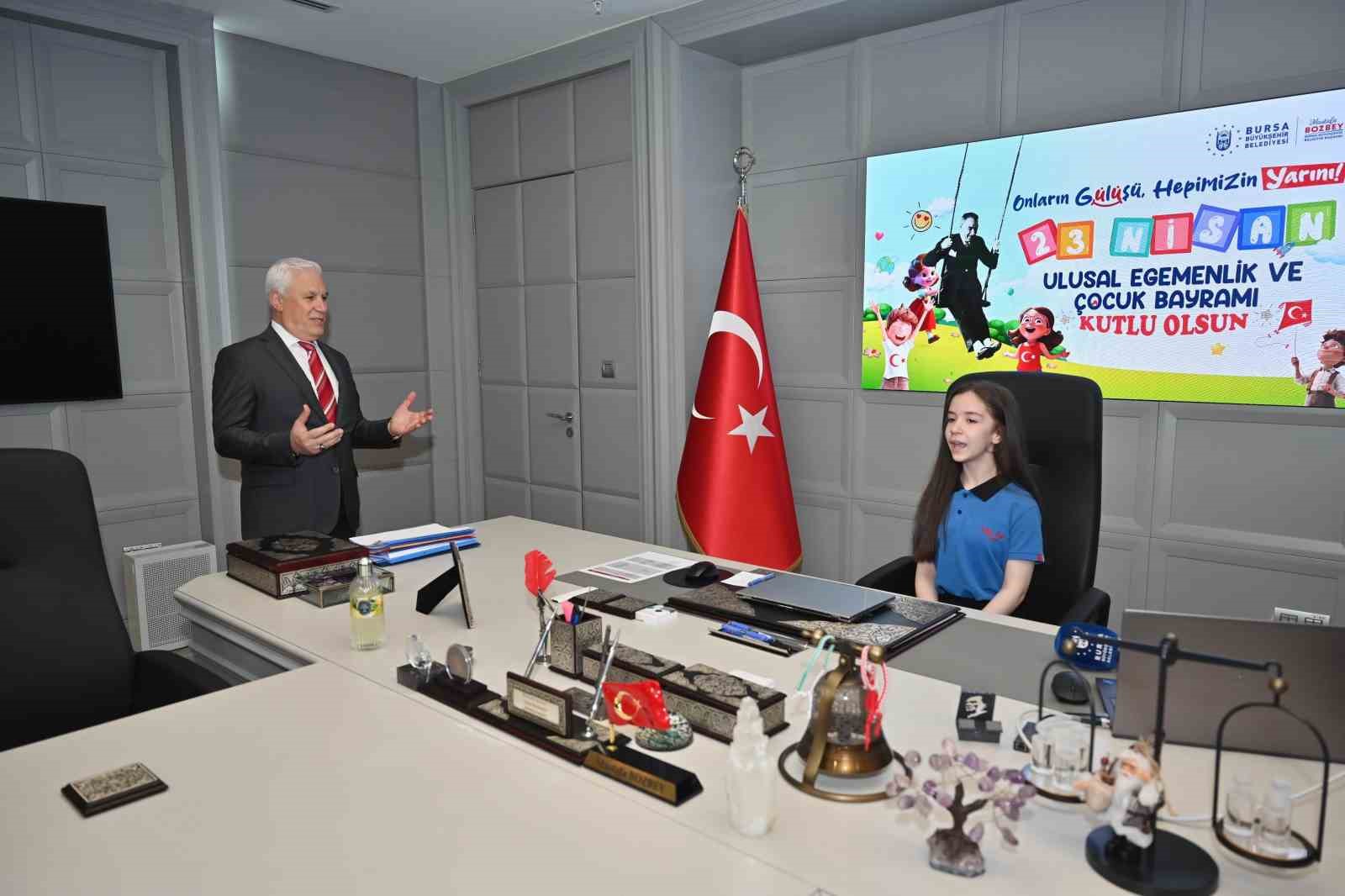 Başkan Mustafa Bozbey, koltuğunu geleceğin başkanlarına devretti