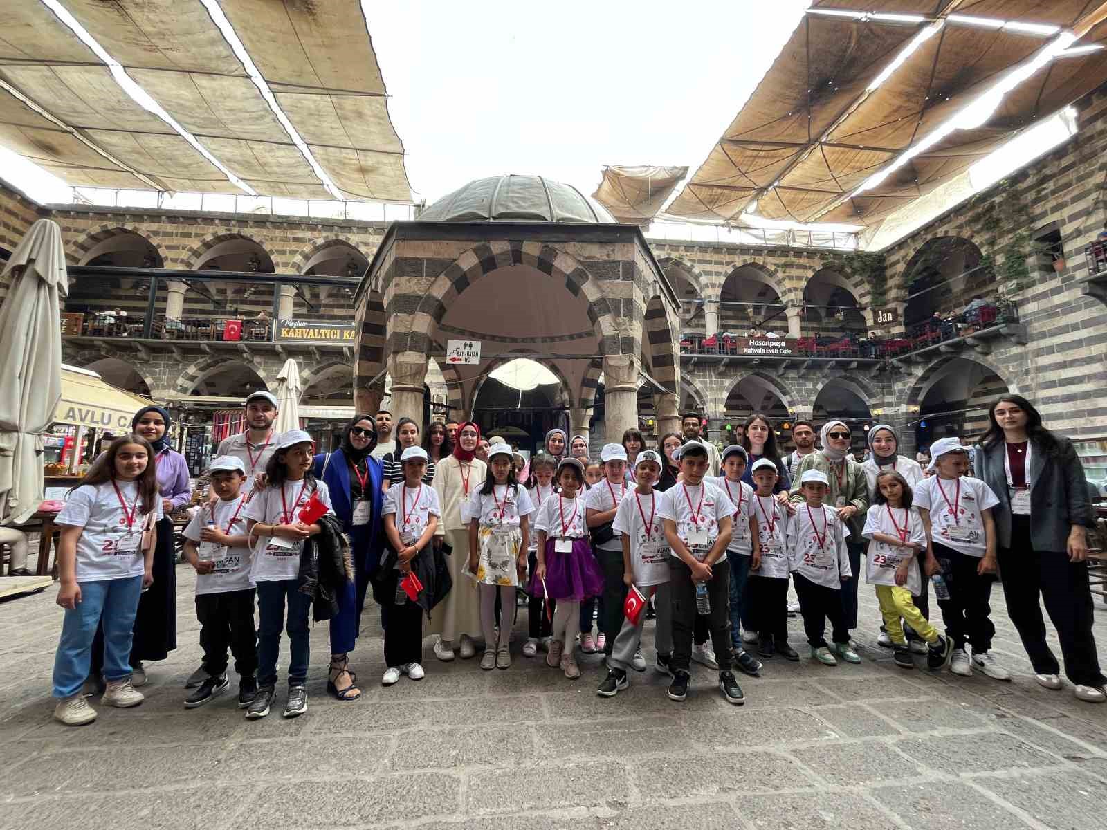 Diyarbakır’da 23 ilkokulun öğrencisine tarihi yerlere gezi düzenlendi