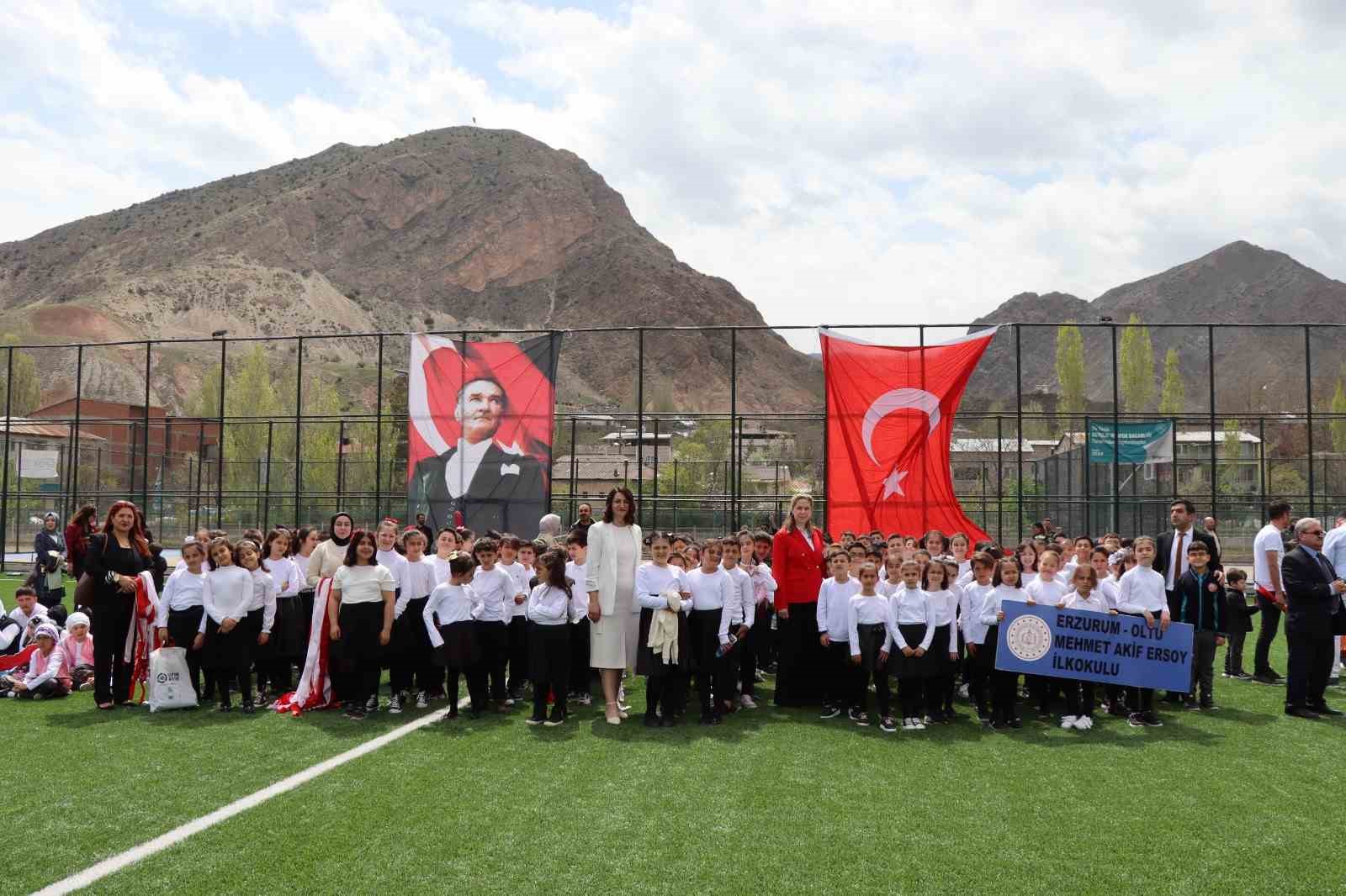 23 Nisan kutlamalarına yağmur engeli
