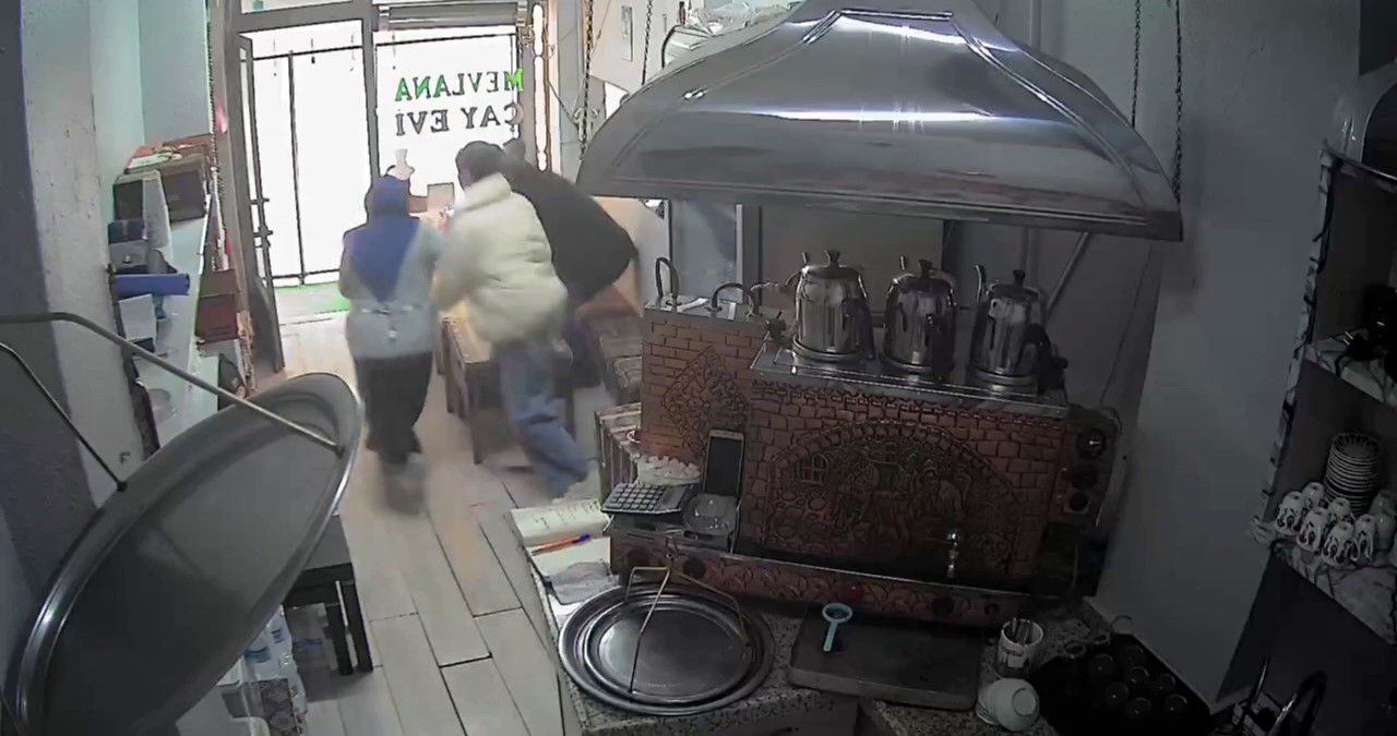 İstanbul’da 6.2’lik deprem anı kamerada