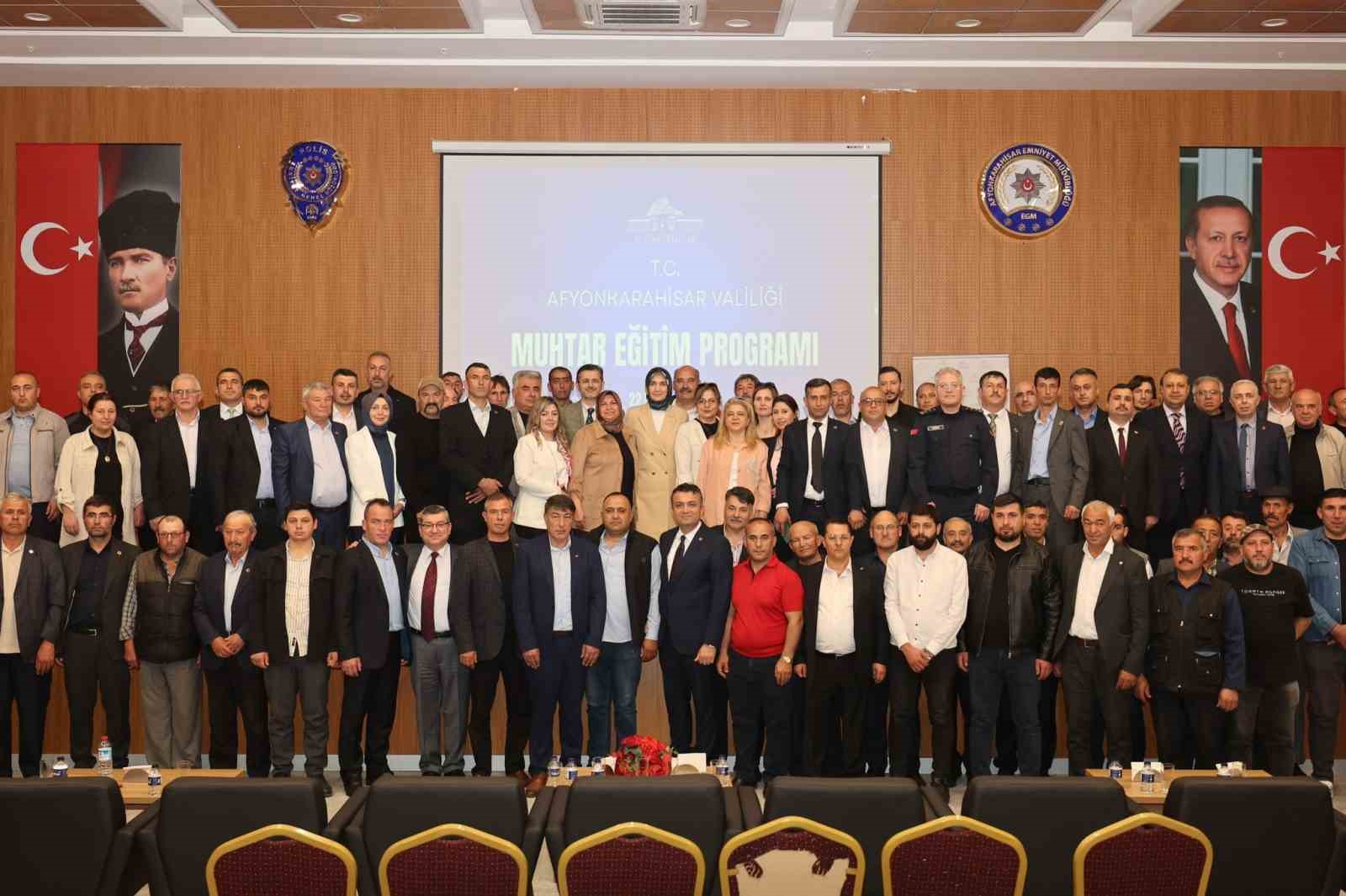 Vali Yiğitbaşı muhtarlarla buluştu
