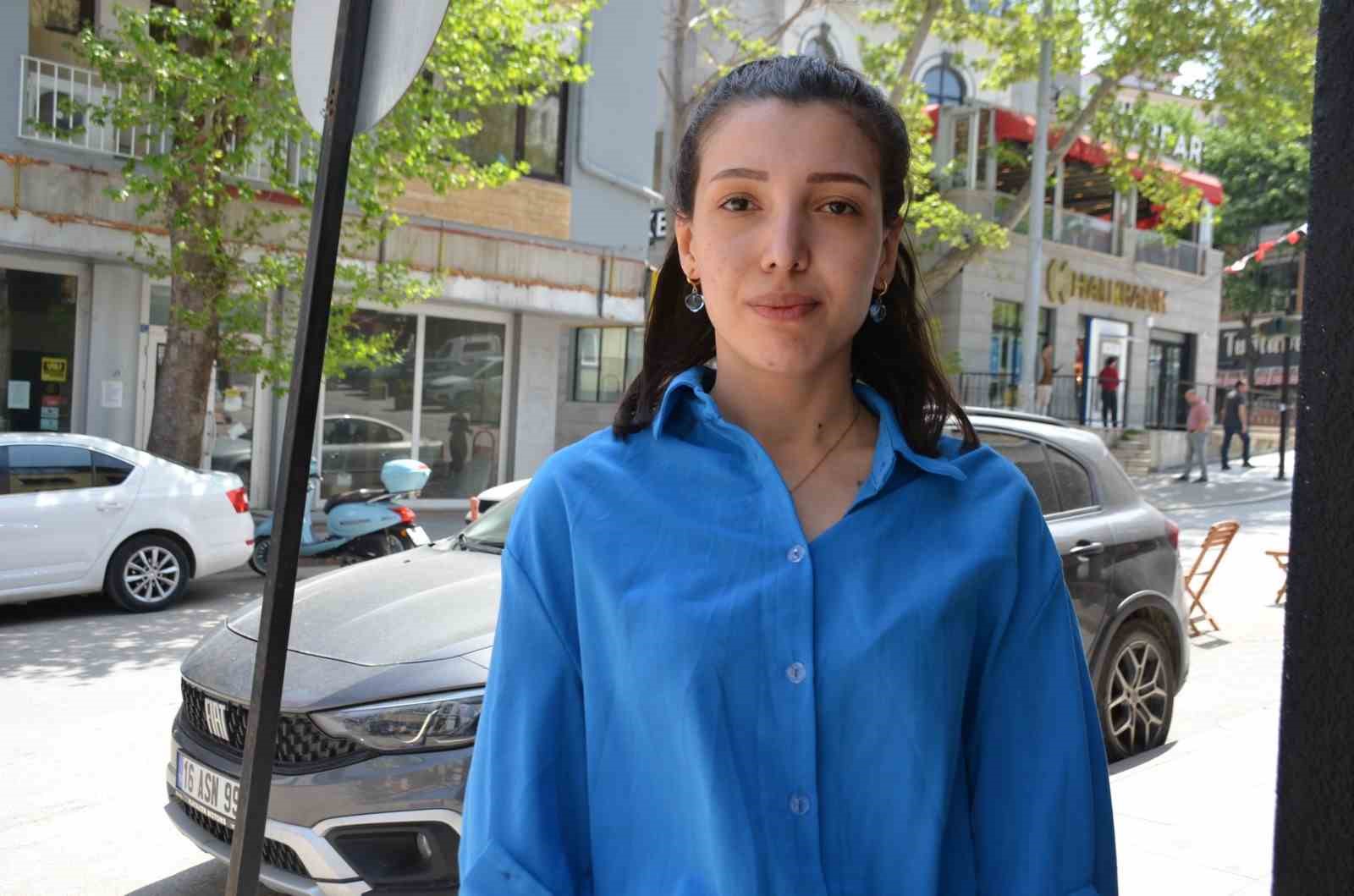 Deprem sonrası yakınlarına ulaşamayanlar panik yaşadı
