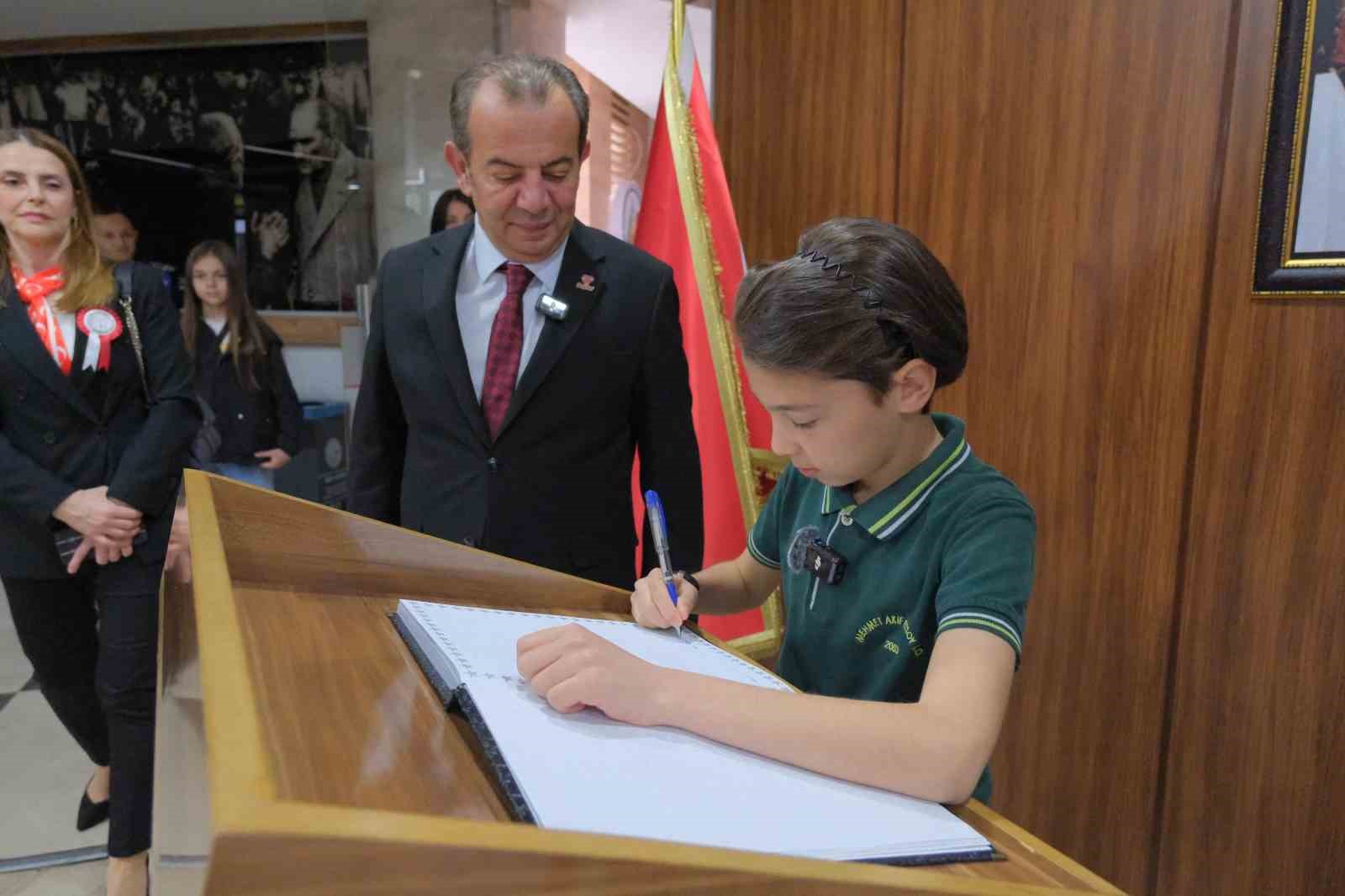Makam koltuğunu 4.sınıf öğrencisi devraldı