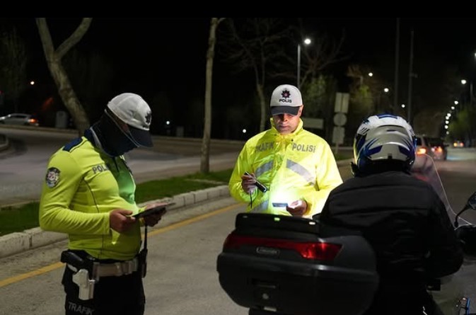 Isparta’da Trafik ve Asayiş Uygulamasında 11 araca cezai işlem uygulandı