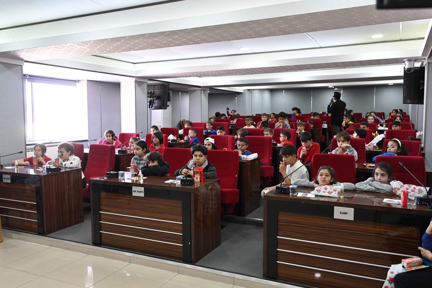 Ispartalı miniklerden &Ccedil;&uuml;n&uuml;r Tepesi&rsquo;ne oyun parkı kararı
