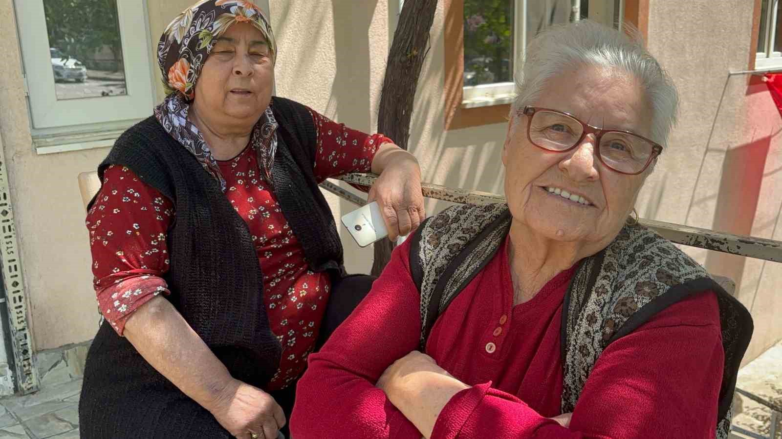 İstanbul&rsquo;daki deprem Edirne&rsquo;de hissedildi: Vatandaşlar sokağa d&ouml;k&uuml;ld&uuml;
