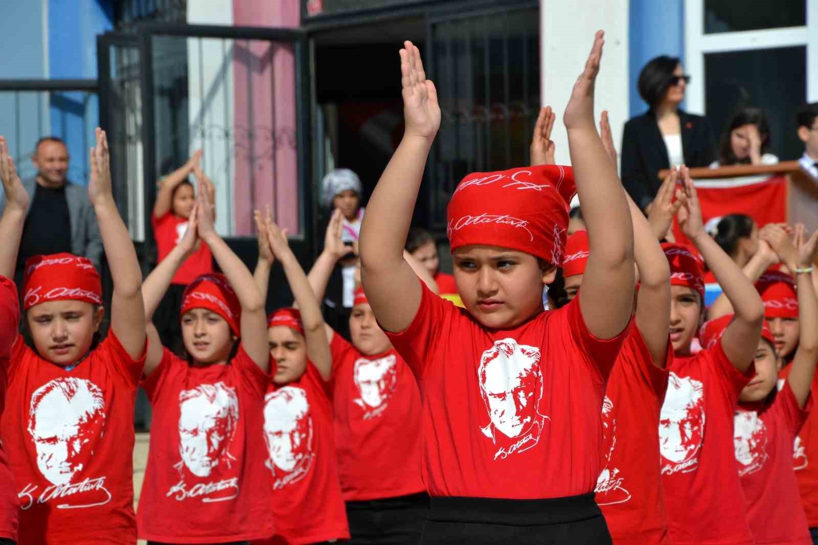 23 Nisan okullarda da coşkuyla kutlandı