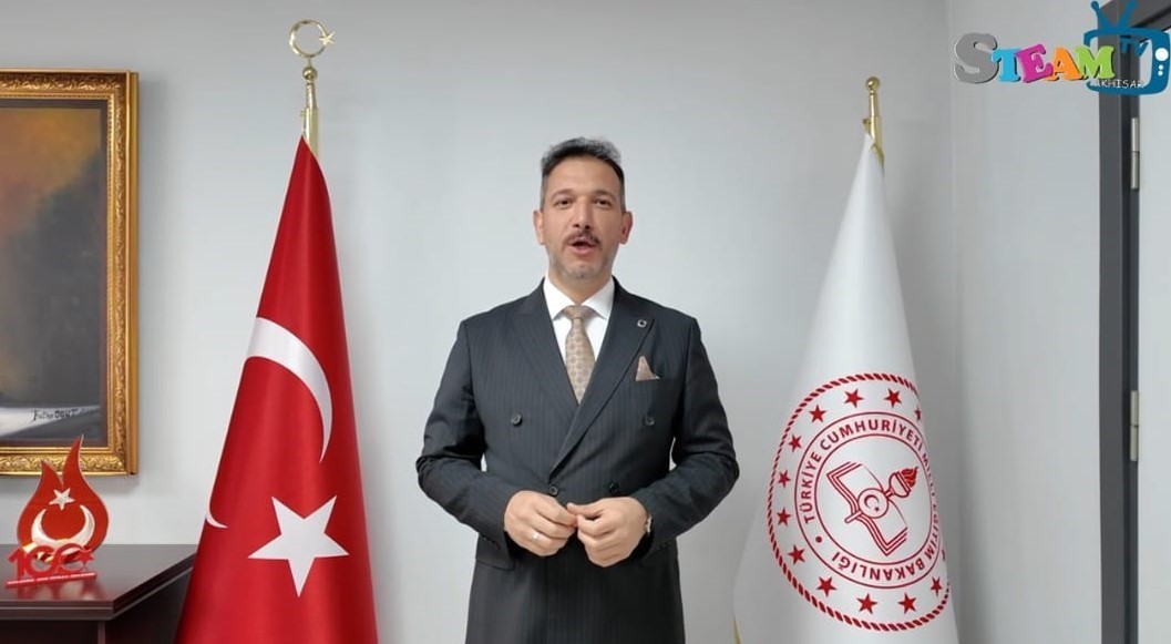 Manisalı &ouml;ğrenciler teknoloji kullanımında g&ouml;z kamaştırdı
