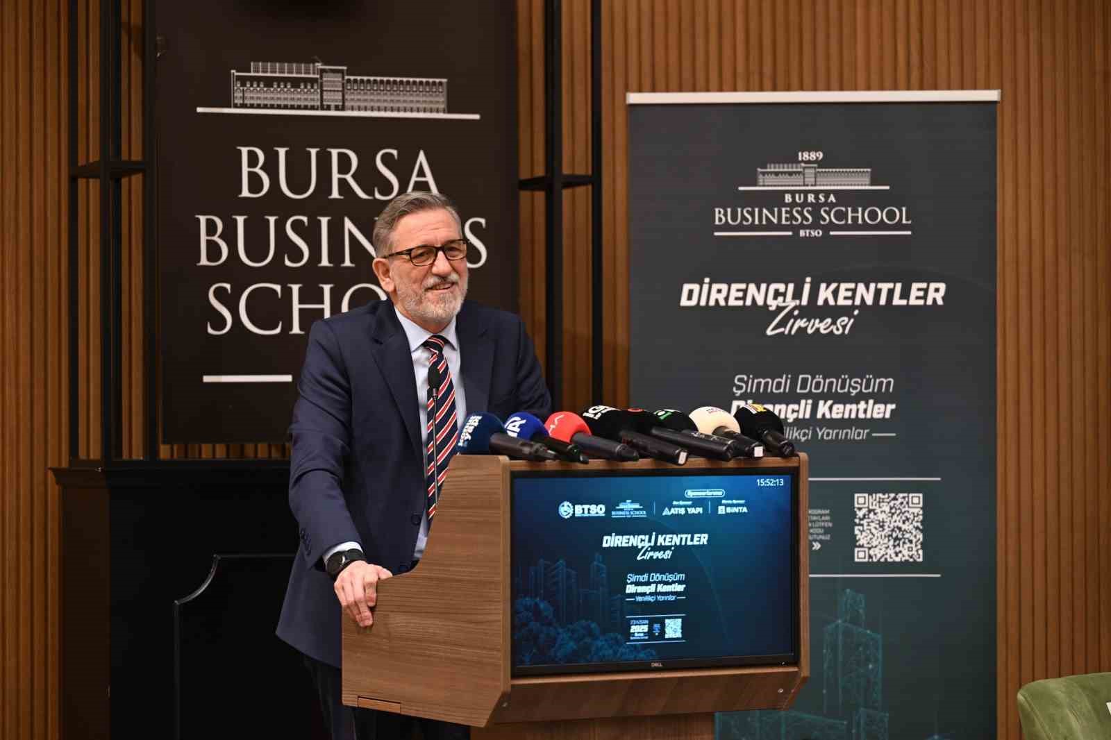 Dirençli Kentler Zirvesi’nde başkanlar uyardı dakikalar sonra deprem oldu
