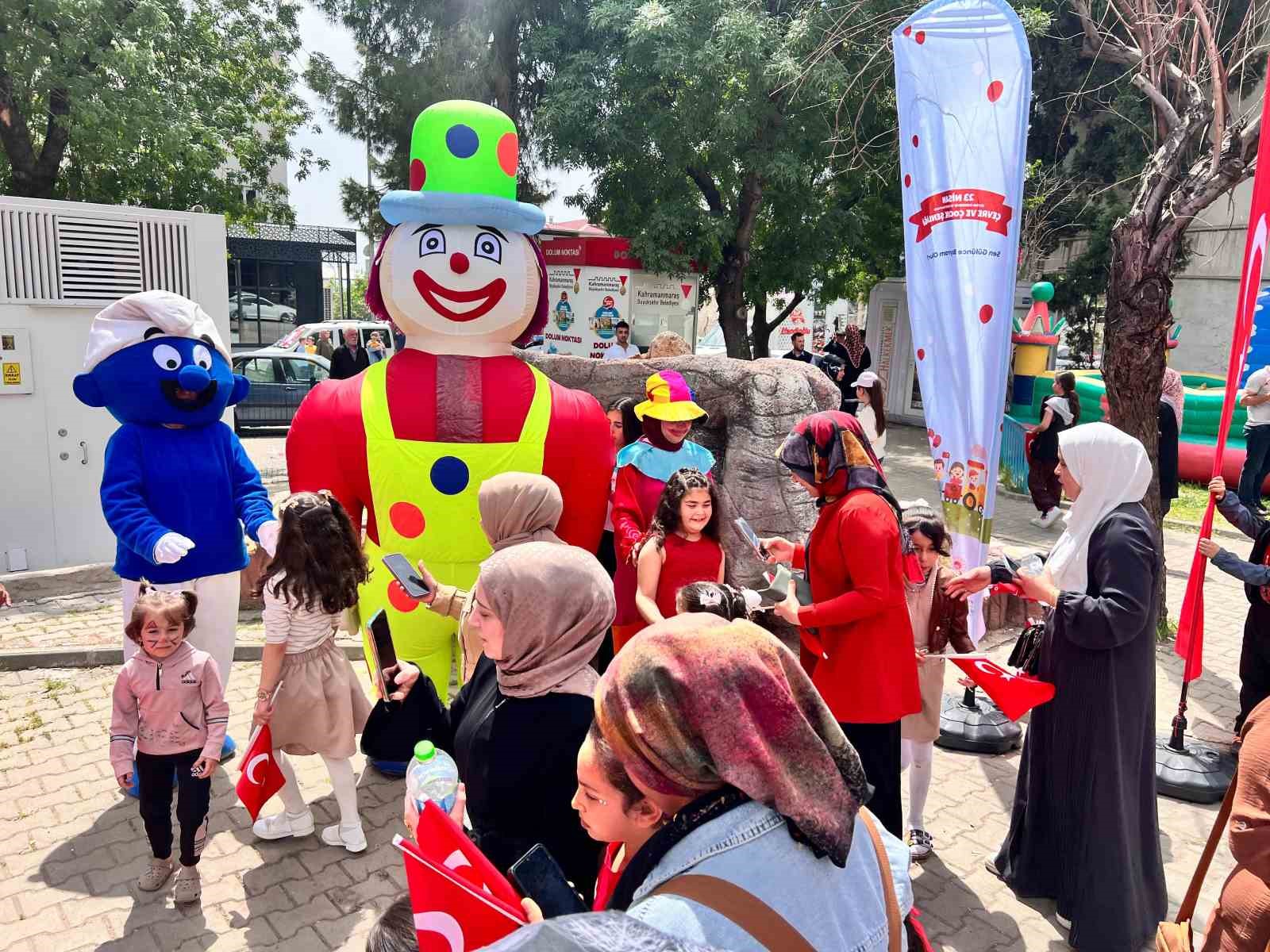 Kahramanmaraş&rsquo;ta depremzede &ccedil;ocukların 23 Nisan coşkusu
