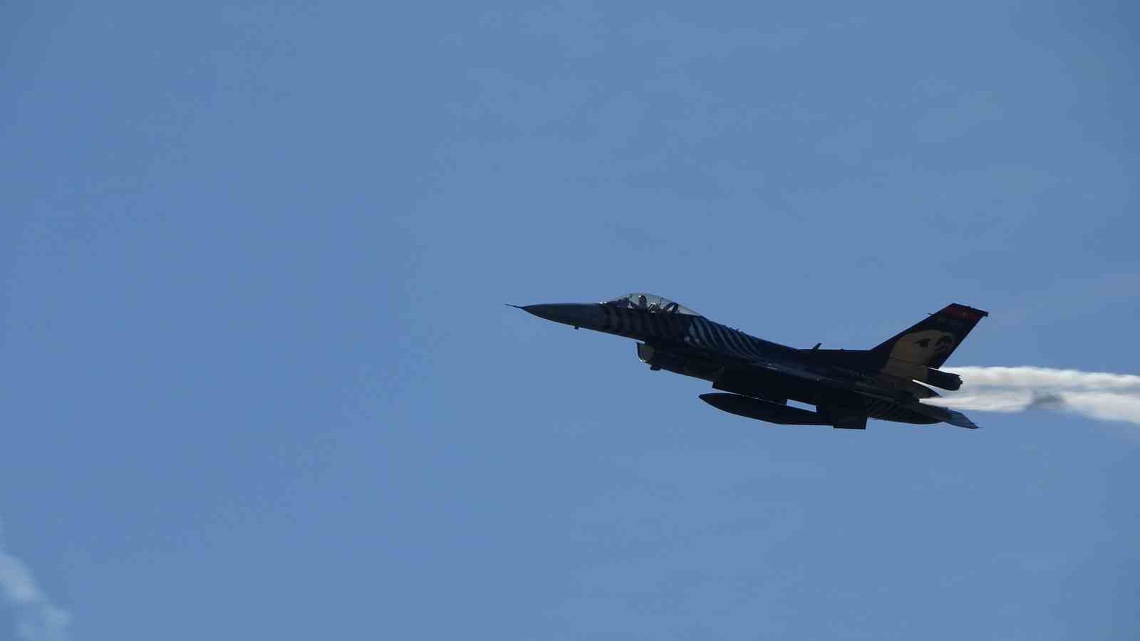 SOLOTÜRK 23 Nisan’da Çanakkale’de nefesleri kesti