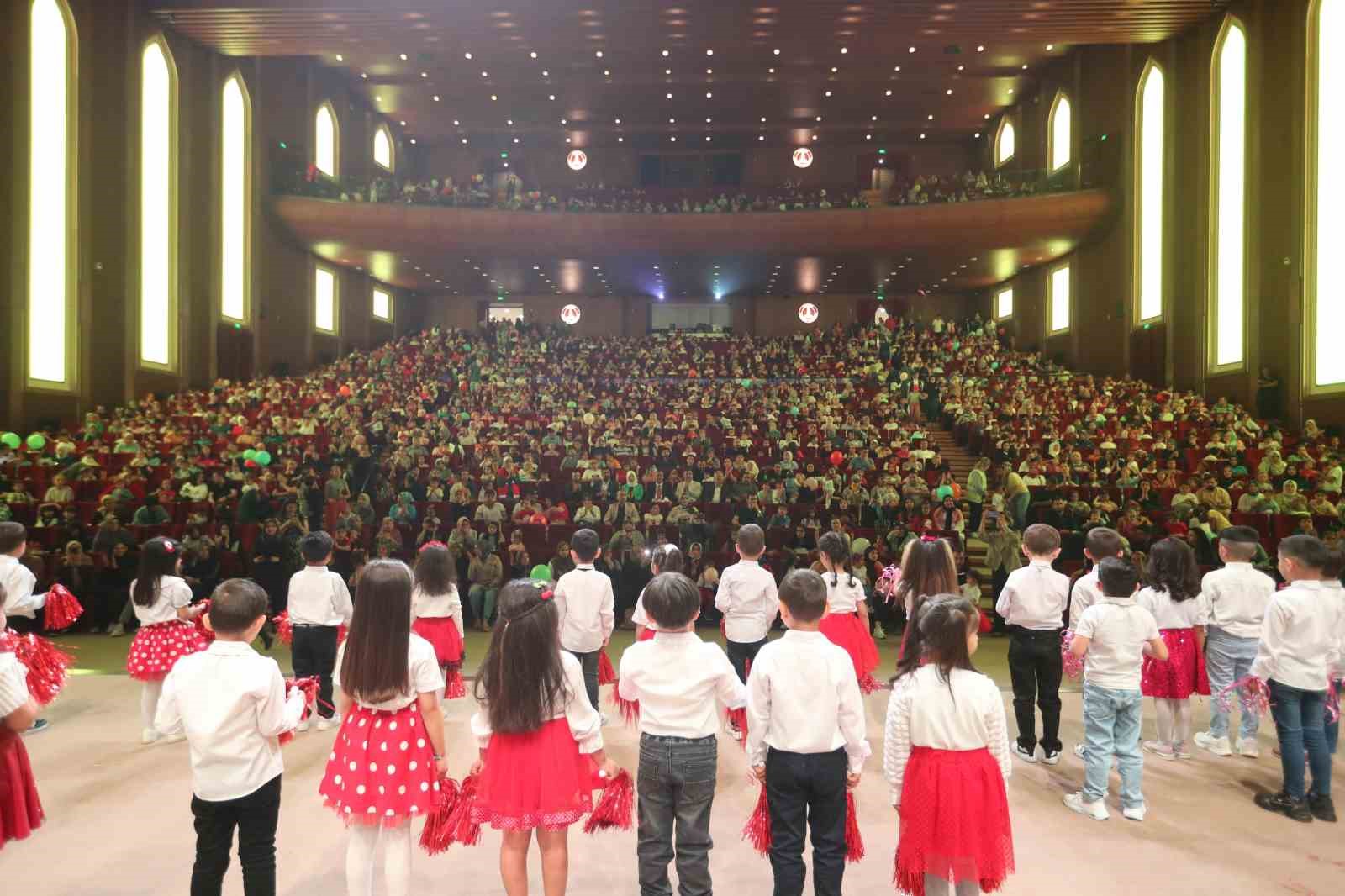 Çocuklar 23 Nisan’ı Şahinbey’de kutladı