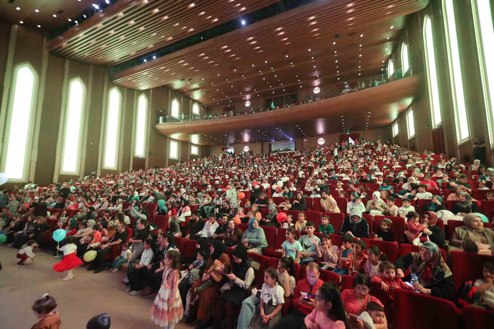 Çocuklar 23 Nisan’ı Şahinbey’de kutladı