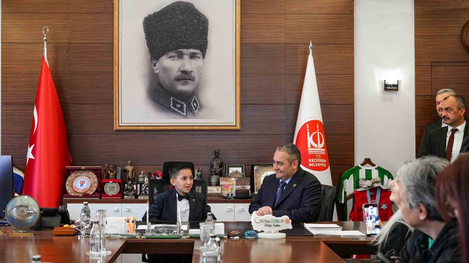 Başkan Özarslan, 23 Nisan’da makamını Ömer’e devretti