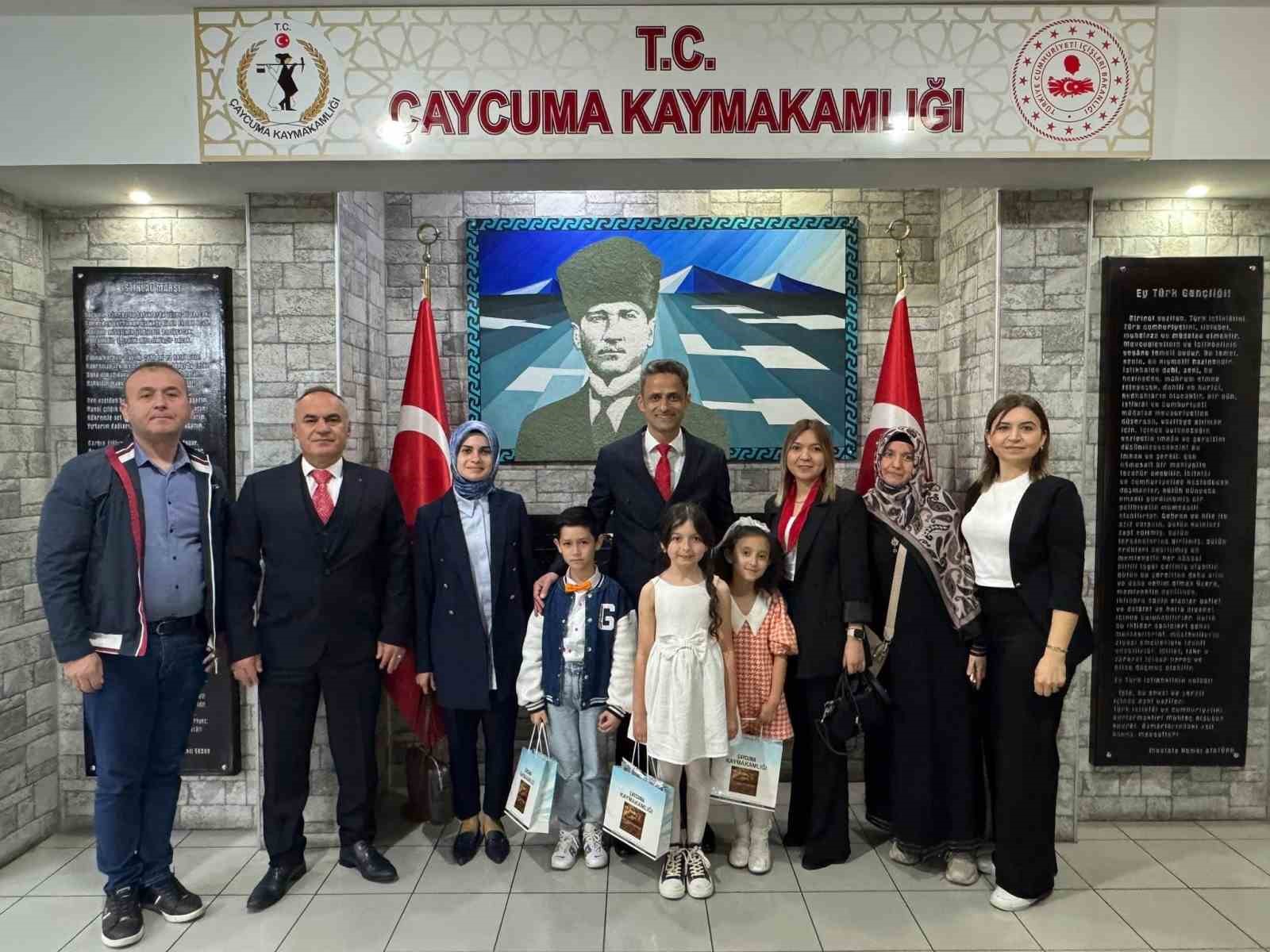 Küçük Kaymakam Duru Özer görev başında