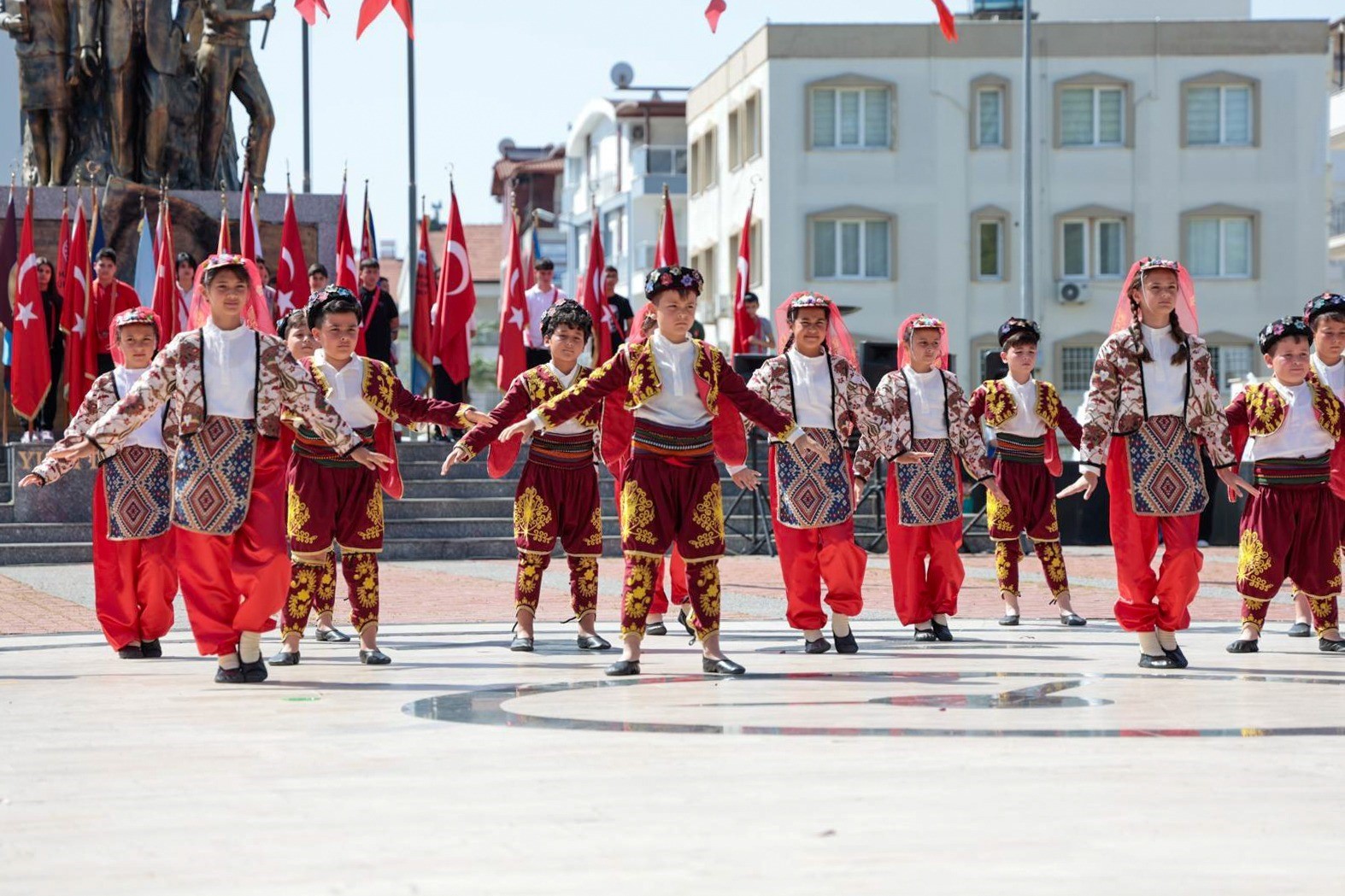 Antalya’da 23 Nisan sevinci