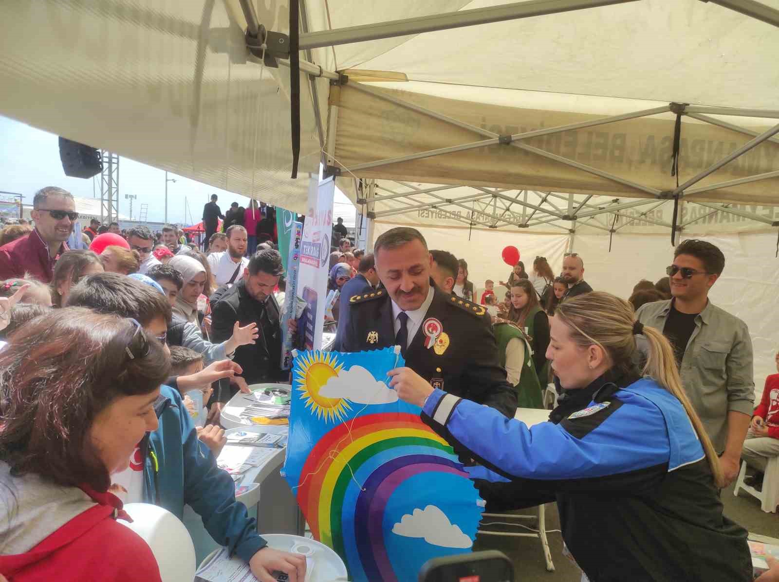 Tekirdağ İl Emniyet Müdürlüğü’nden 23 Nisan’da çocuklara renkli sürpriz