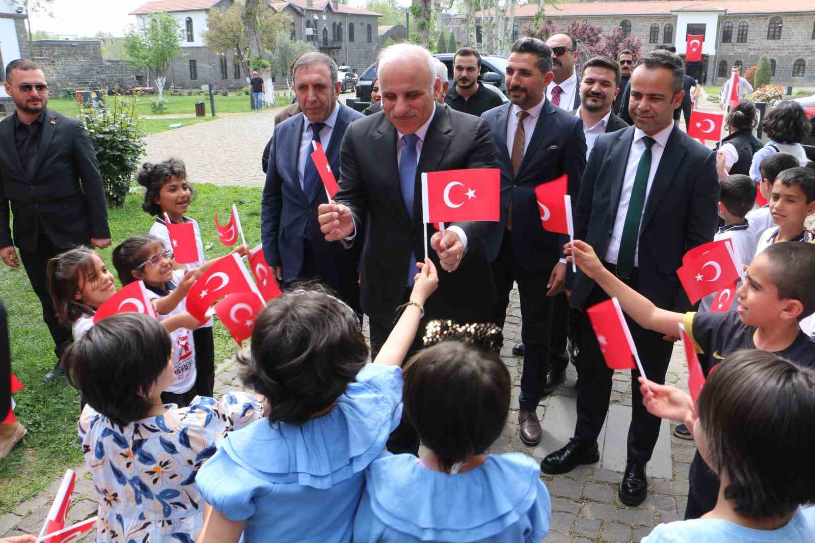 Diyarbakır’da el sanatları ve resim sergisi