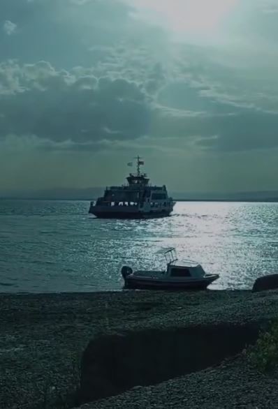 Feribotta korku dolu anlar: Fırtınadan dolayı iskeleye yanaşamadı