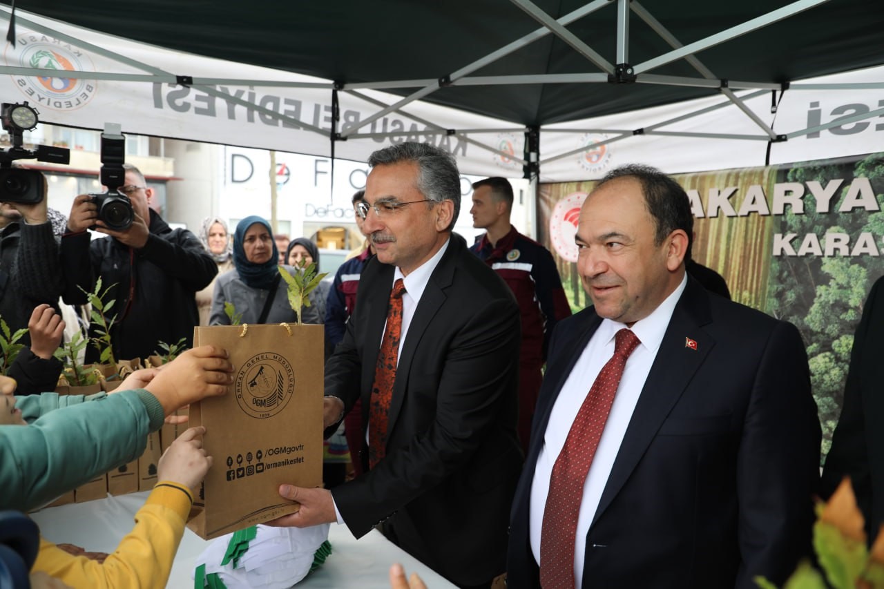 &lsquo;Yeşil Vatan Tırı&rsquo; 2 bine yakın miniği hem eğlendirdi hem de bilin&ccedil;lendirdi
