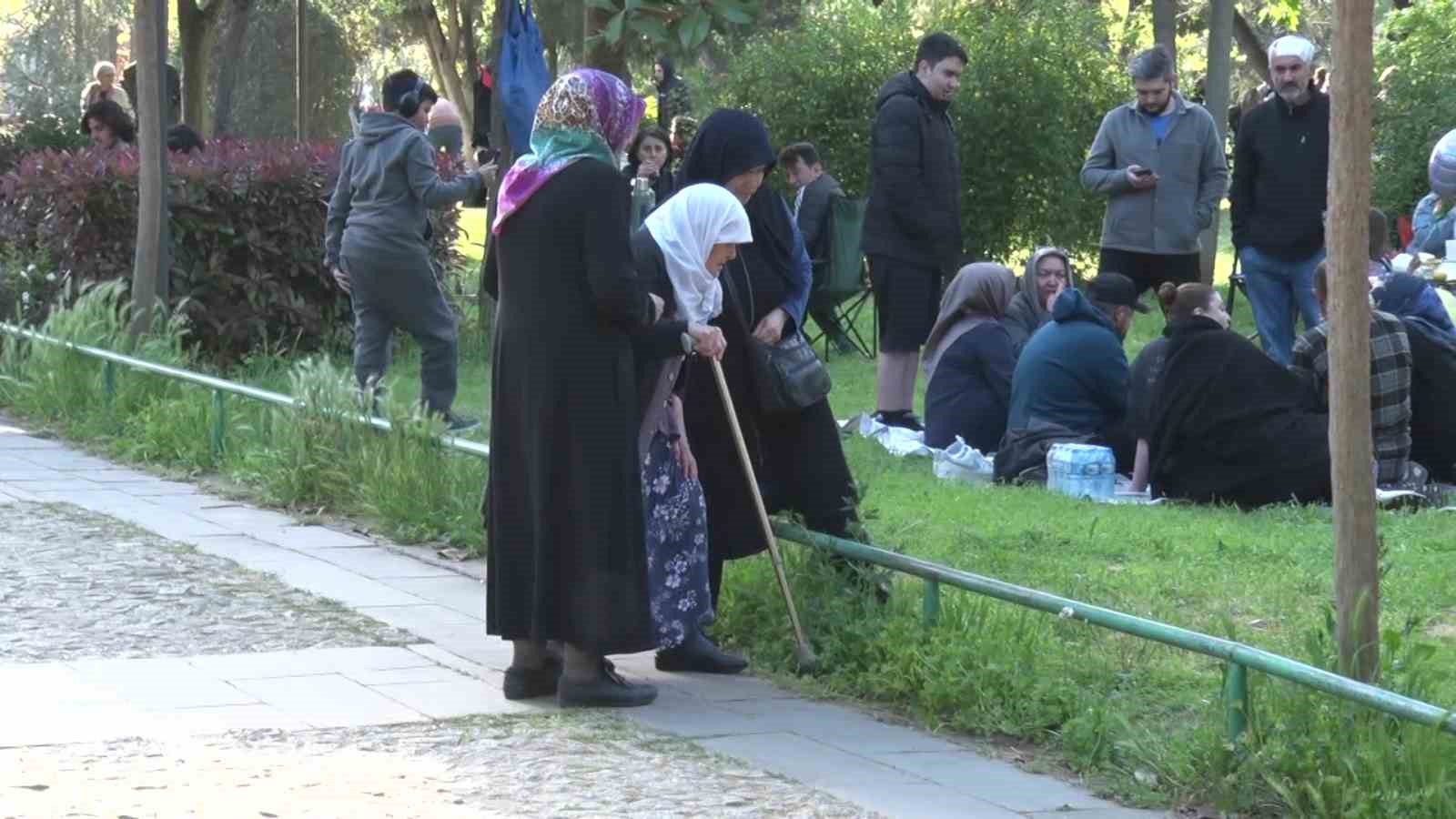 İstanbullular deprem sonrası parklara akın etti