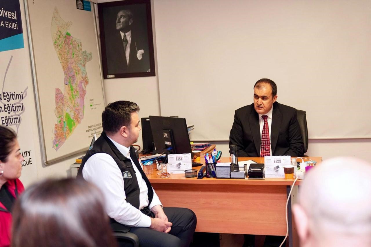 Beşiktaş Belediyesi deprem sonrası komşularının yanında