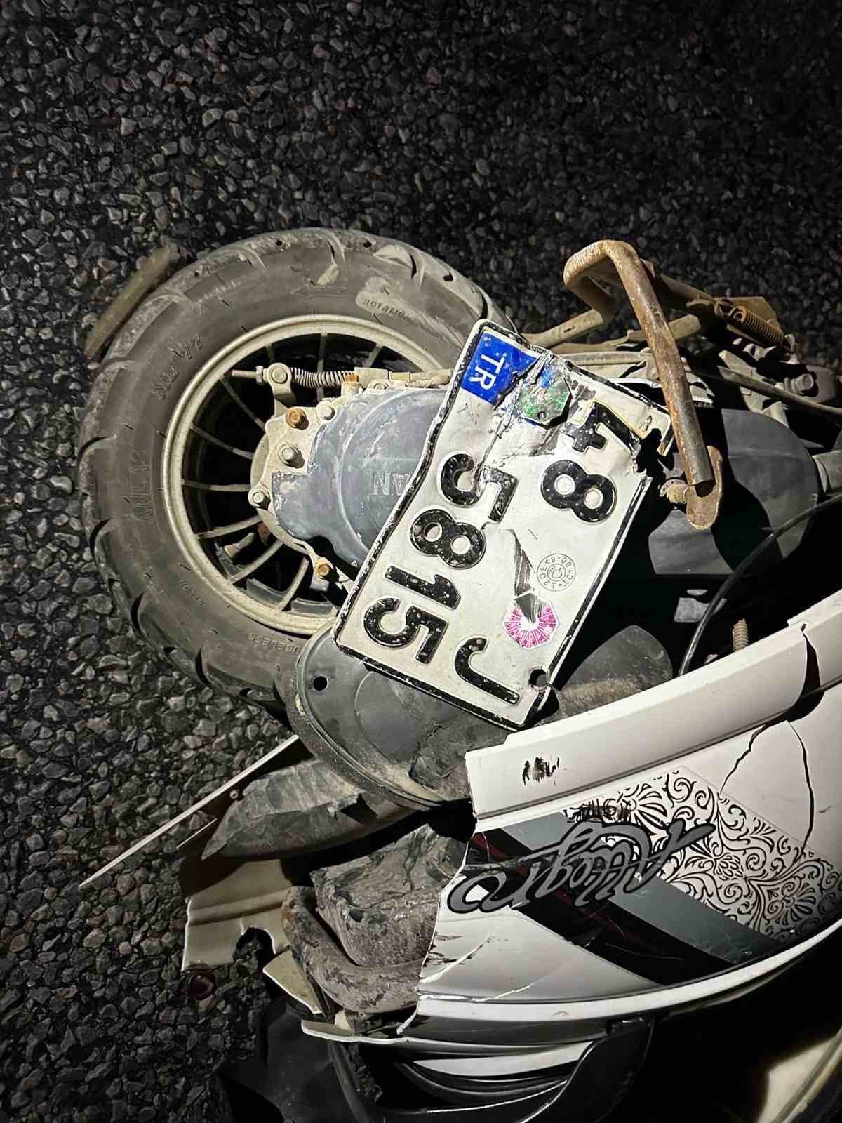 Minibüsün çarptığı motosikletli yaralandı