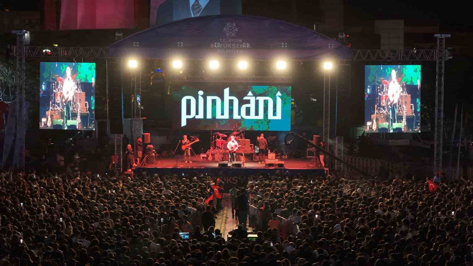 Aydınlılar, Büyükşehir’in Pinhani konseri ile buluştu
